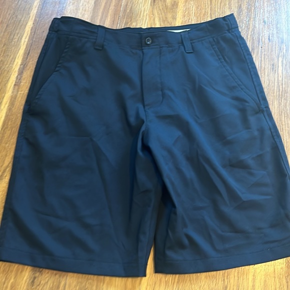 Under Armour black and navy golf short size large - Picture 5 of 7